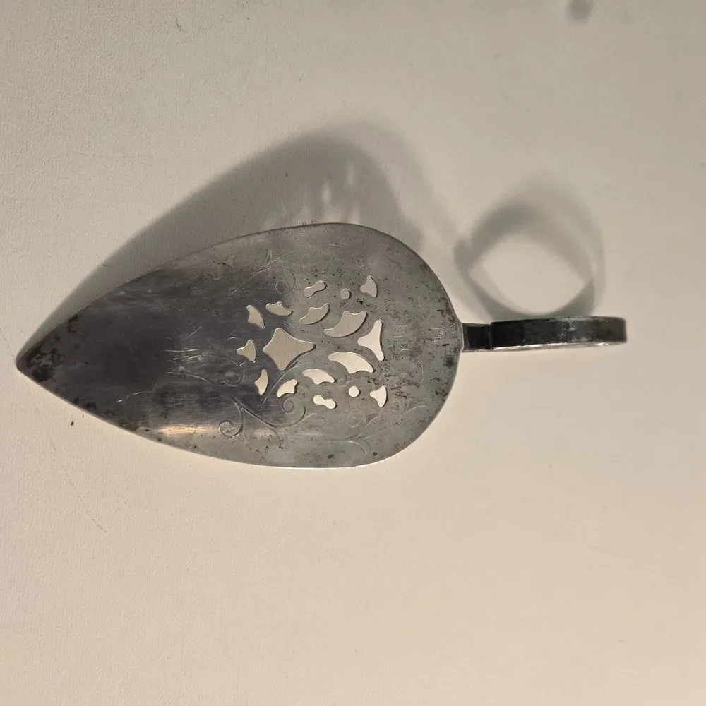 WA ITALY SILVERPLATE LOOP HANDLED PASTRY‎ CHEESE SERVER CHARCUTERIE SERVEWEAR